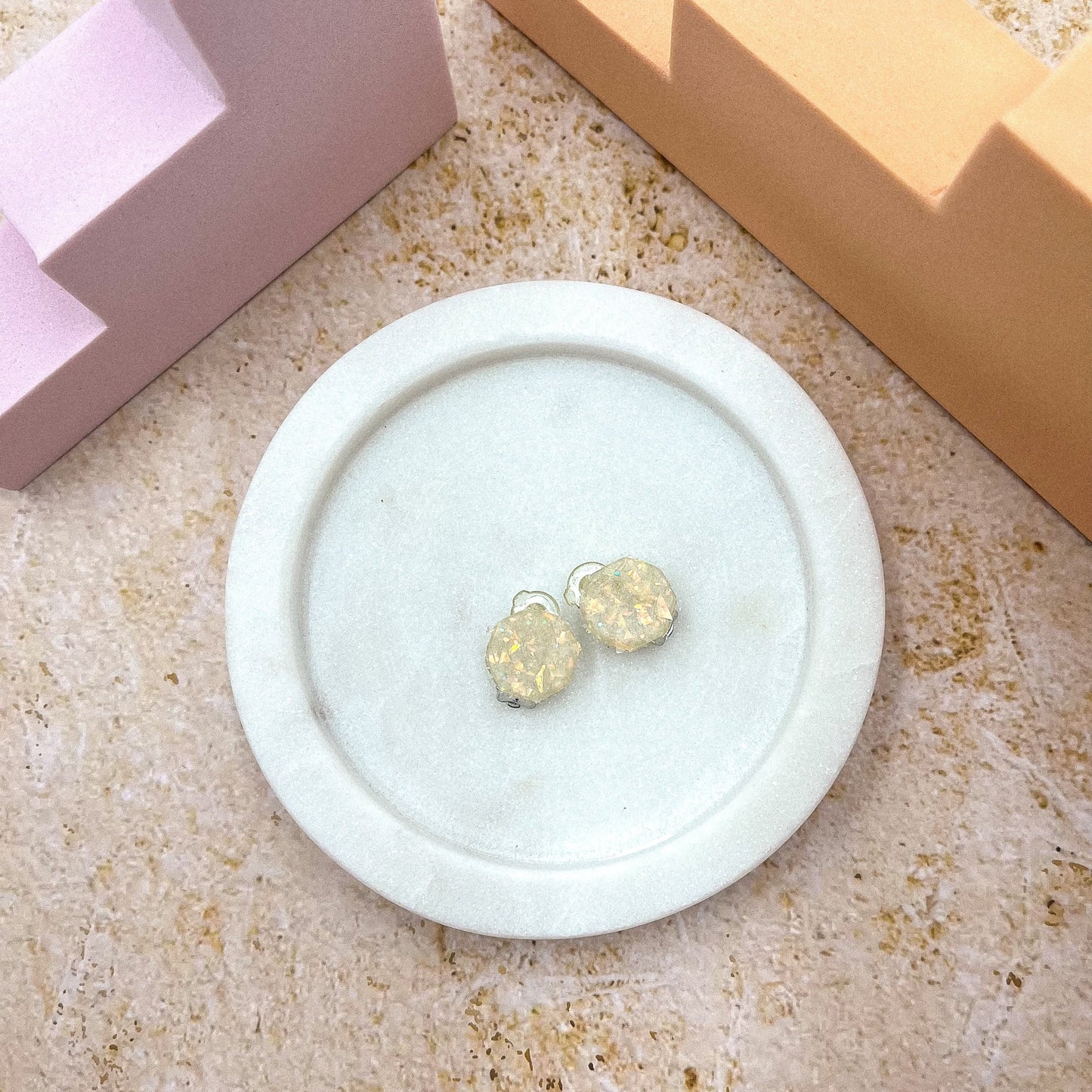 Pearl sparkle hexagon - CLIP ONS