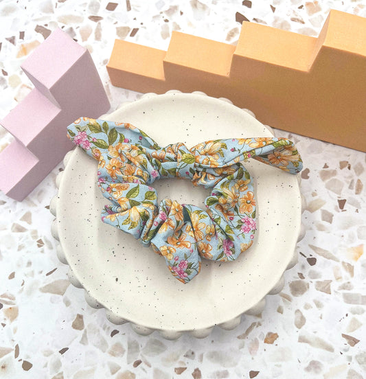Ditsy floral scrunchie bow