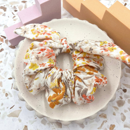 Peachy floral scrunchie bow